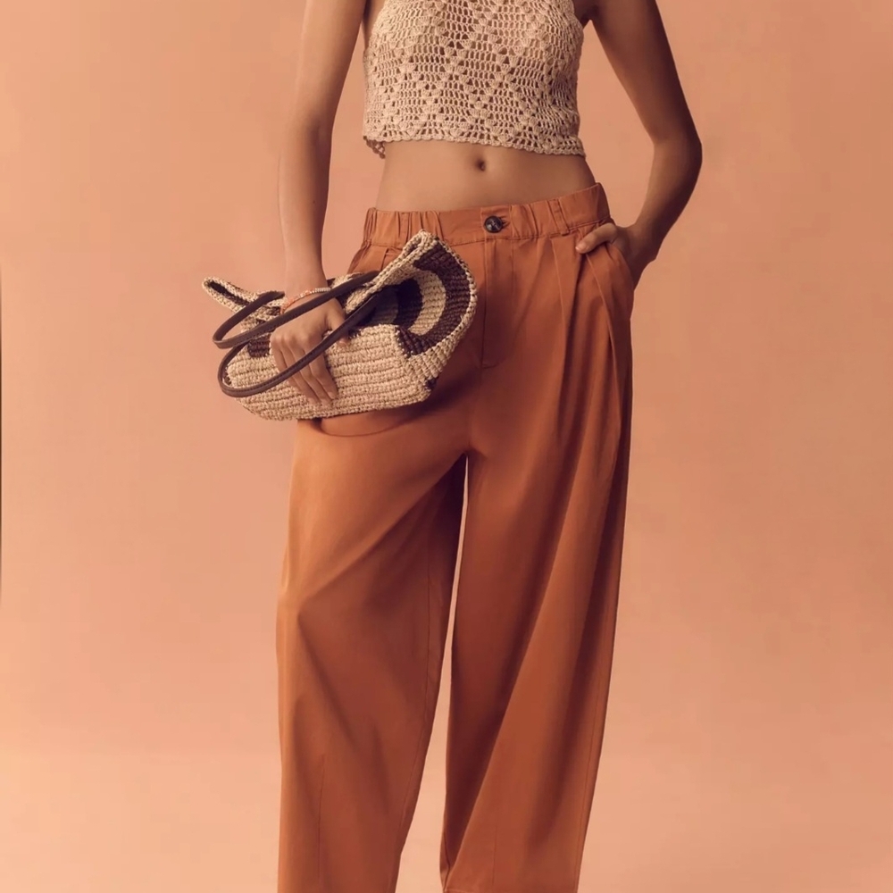 Maeve Curve Poplin Barrel Pants 
 in Rust